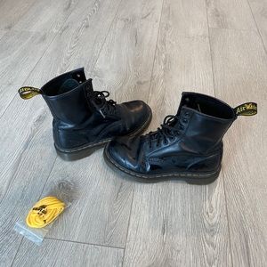 Dr. Martens women’s smooth leather lace up boots